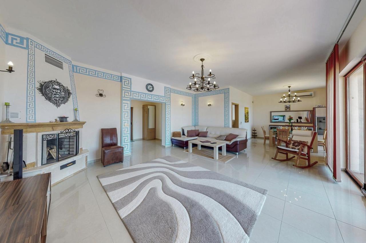 Lighthouse Luxe Estate Apart & Villas Balchik Exterior photo