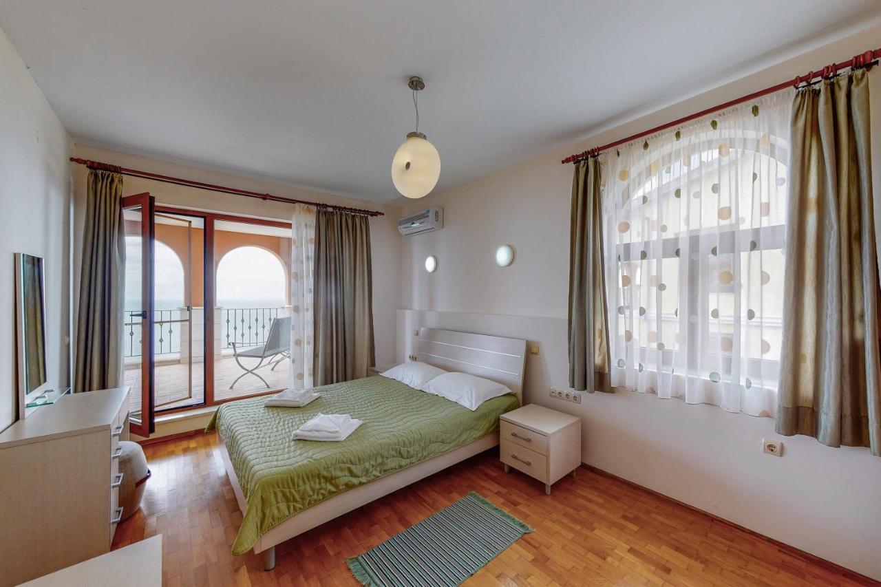 Lighthouse Luxe Estate Apart & Villas Balchik Exterior photo