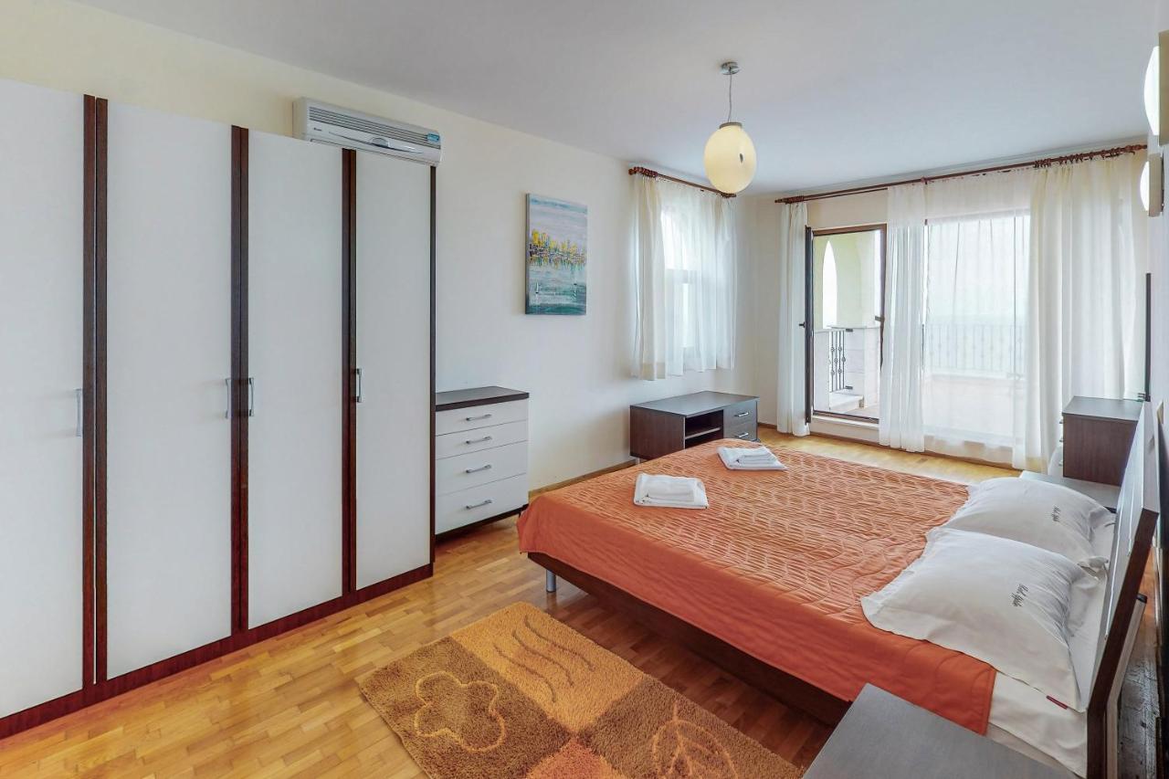 Lighthouse Luxe Estate Apart & Villas Balchik Exterior photo